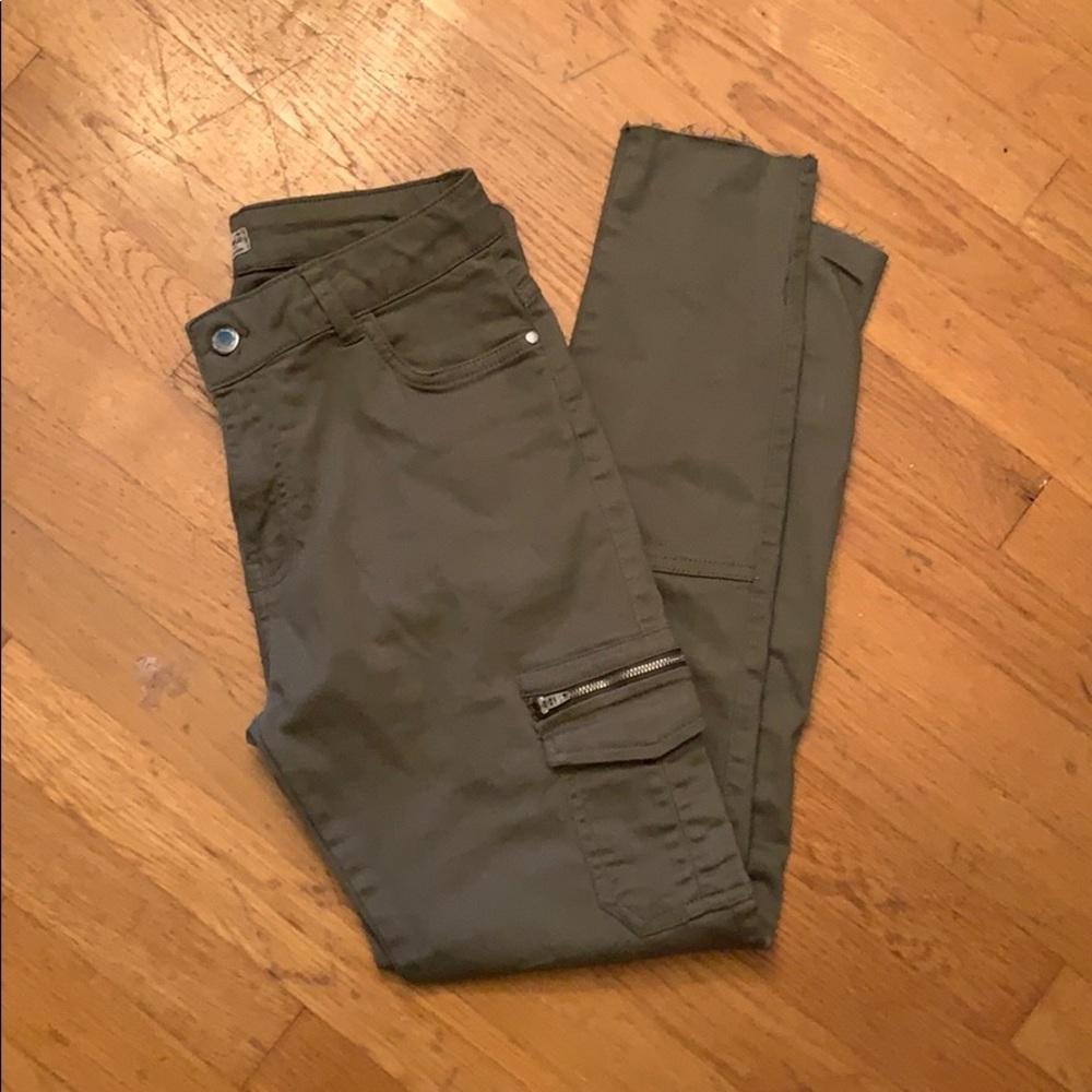 Army green cargo pants